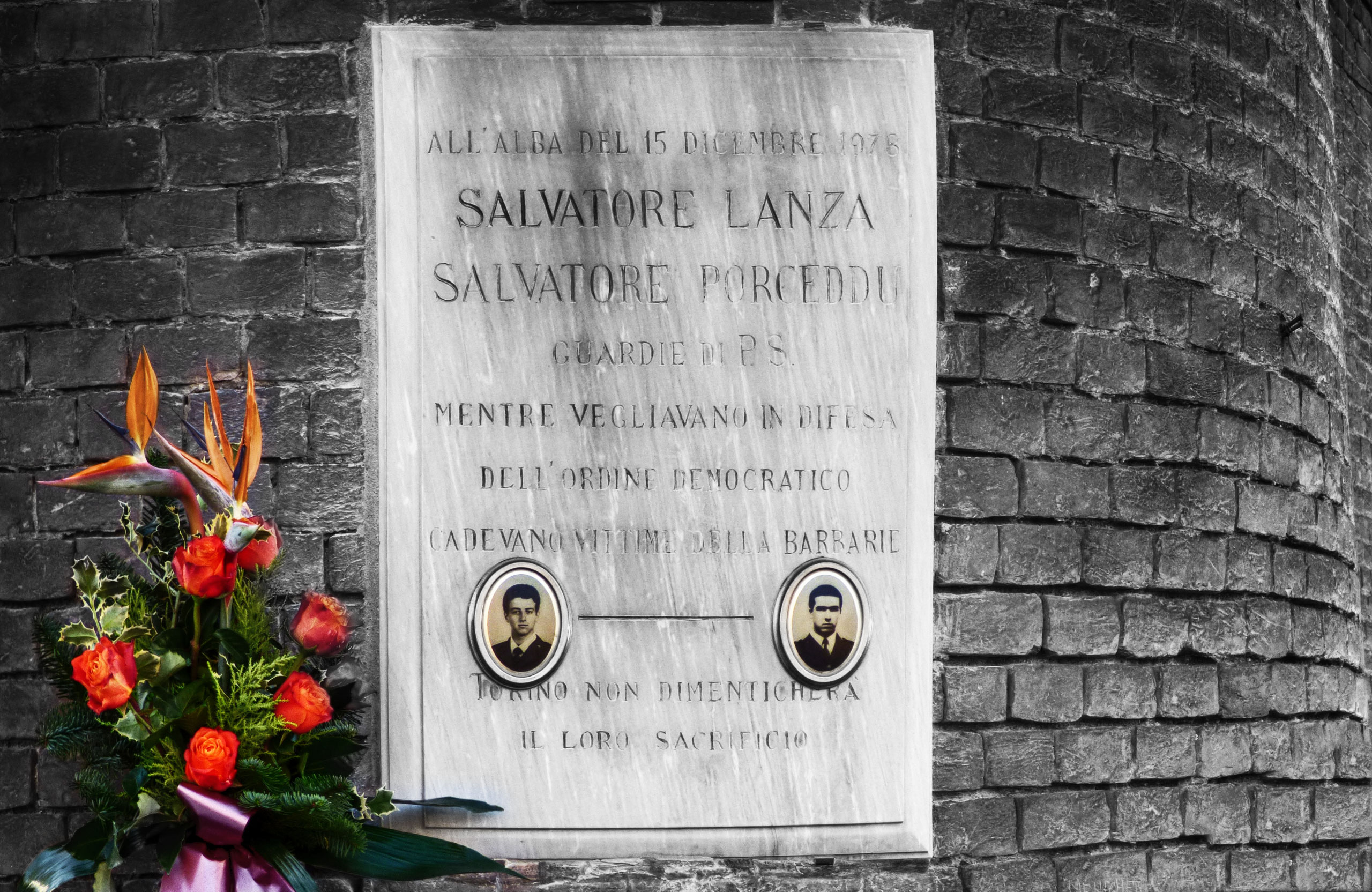 Lapide in ricordo degli Agenti di P.S. Lanza - Porceddu